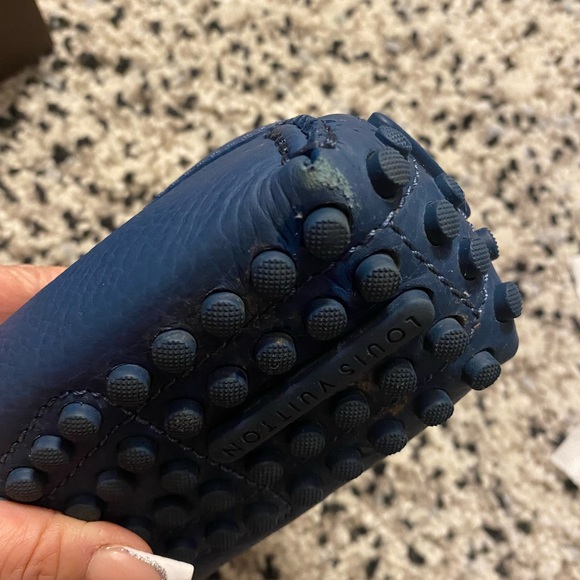 Mens Authentic Louis Vuitton loafers - Picture 5 of 7